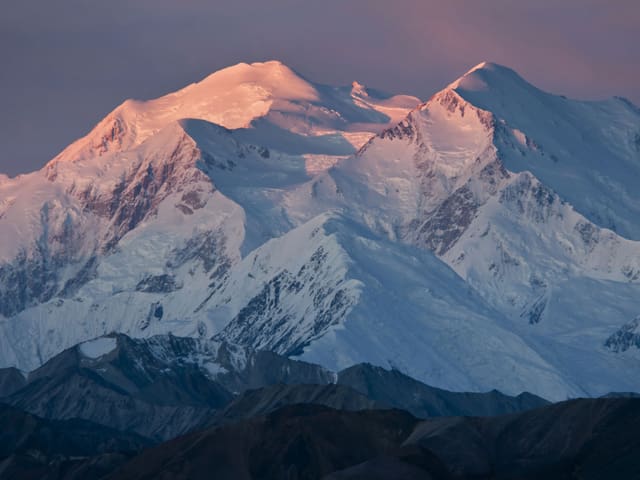 Der Mount McKinley in der Abendsonne. Der Mount McKinley in der Abendsonne.