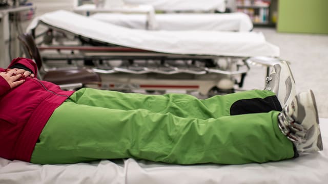 Kantone mit schwarzen Listen sollen Notfallbehandlungen genau definieren und breit fassen. Kantone mit schwarzen Listen sollen Notfallbehandlungen genau definieren und breit fassen.