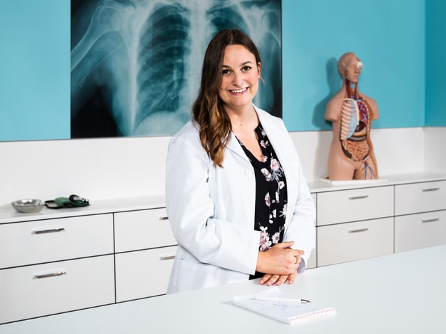 Dr. med. Anja Evangelisti. Dr. med. Anja Evangelisti.