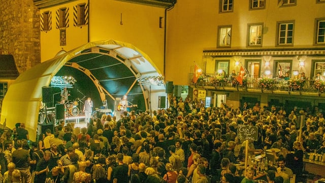 Alte Architektur trifft auf neue Musik an «Musig i de Altstadt» Alte Architektur trifft auf neue Musik an «Musig i de Altstadt»