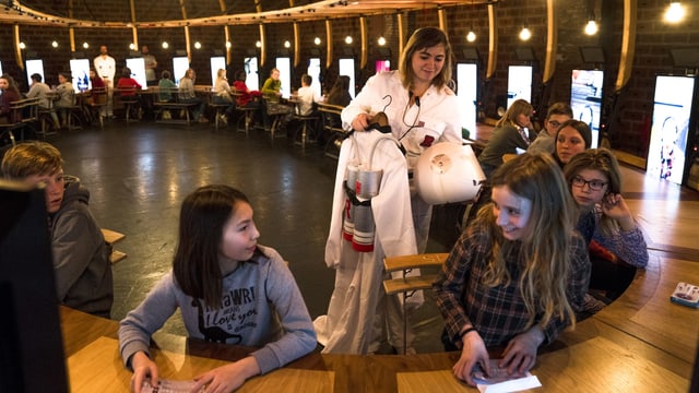 «Remember the Dragon» eine Videoinstallation im Theater Gessnerallee «Remember the Dragon» eine Videoinstallation im Theater Gessnerallee