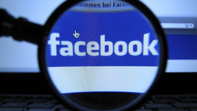 Facebook-Bildschirm. Facebook-Bildschirm.