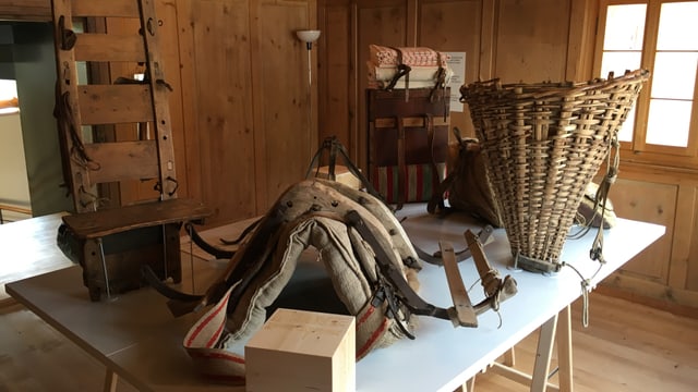 Objects da l'expoisziun "passadis - über alle Berge" Objects da l'expoisziun "passadis - über alle Berge"