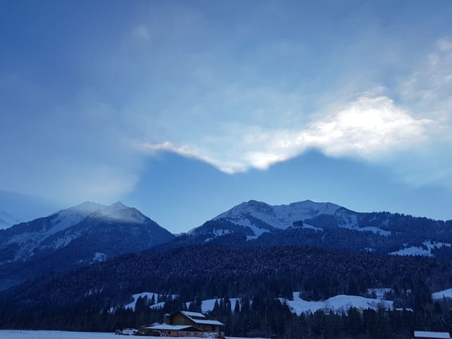 Berge werfen Schatten