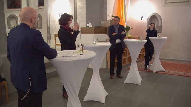 (da san.) Il reverenda Daniel Hanselmann, la decana Cornelia Camichel Bromeis, il moderatur Martin A. Senn e la reverendessa Ivana Bendik. (da san.) Il reverenda Daniel Hanselmann, la decana Cornelia Camichel Bromeis, il moderatur Martin A. Senn e la reverendessa Ivana Bendik.