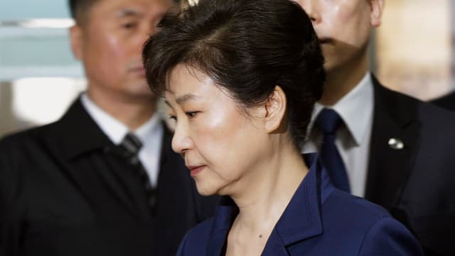 L’anteriura presidenta en viadi tar il procuratur public la fin da mars 2017. L’anteriura presidenta en viadi tar il procuratur public la fin da mars 2017.