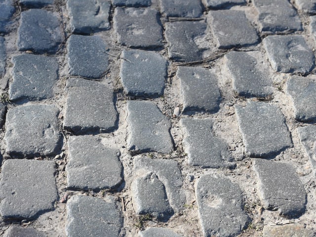 Die legendären Pflastersteine - hier am Oude Kwaremont. Die legendären Pflastersteine - hier am Oude Kwaremont.