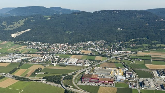 Geiemnden an der Autobahn. Geiemnden an der Autobahn.