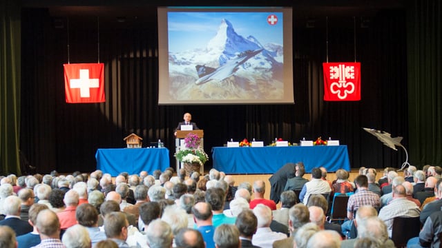 Ueli Maurer steht am Rednerpult an einer Gripen-Veranstaltung in Ennetbürgen im April. Ueli Maurer steht am Rednerpult an einer Gripen-Veranstaltung in Ennetbürgen im April.