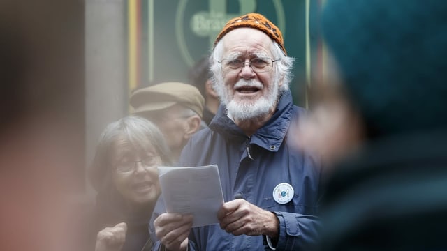Jacques Dubochet. Jacques Dubochet.
