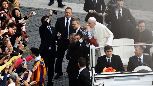 Video «Papst Franziskus – Ein Jesuit regiert die Kirche» abspielen Video «Papst Franziskus – Ein Jesuit regiert die Kirche» abspielen