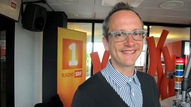 Regisseur Hannes Hug. Regisseur Hannes Hug.