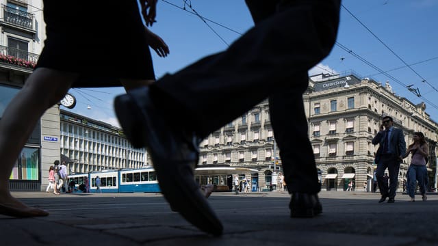 Der Zürcher Paradeplatz. Der Zürcher Paradeplatz.