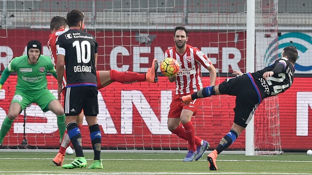 Renato Steffen erzielt sein 2. Saisontor für Basel. Renato Steffen erzielt sein 2. Saisontor für Basel.