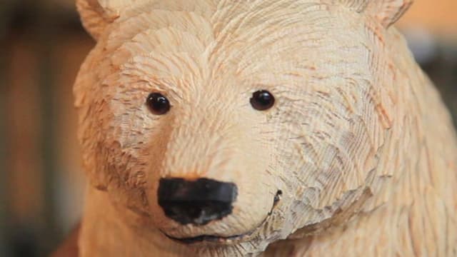Lächelnder Bär aus Holz. Lächelnder Bär aus Holz.