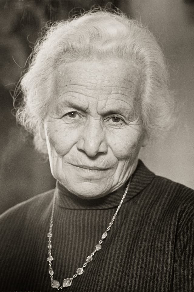 Porträt der Frutigtaler Autorin Maria Lauber. Porträt der Frutigtaler Autorin Maria Lauber.