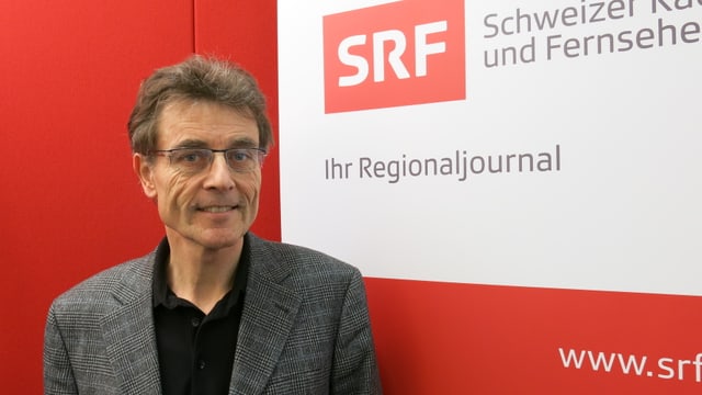 Martin Rüegg im Studio des Regionaljournal Basel. Martin Rüegg im Studio des Regionaljournal Basel.