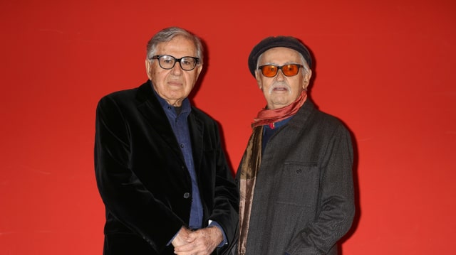Paolo und Vittorio Taviani an einer Preisverleihung in Mailand, 2015. Paolo und Vittorio Taviani an einer Preisverleihung in Mailand, 2015.