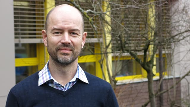 Daniel Hofmann im Porträt. Daniel Hofmann im Porträt.