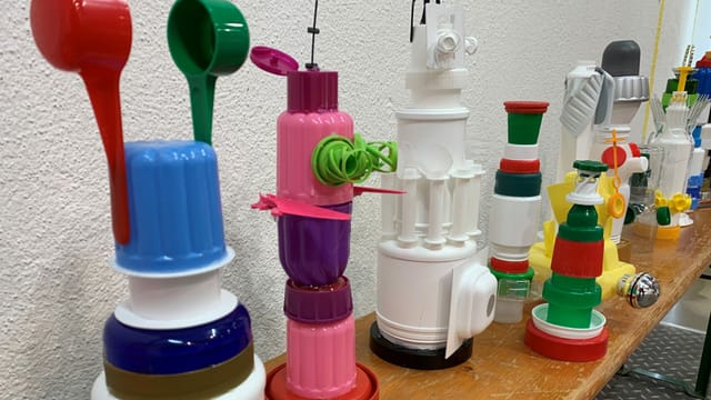 Kunstwerke aus Plastik Kunstwerke aus Plastik