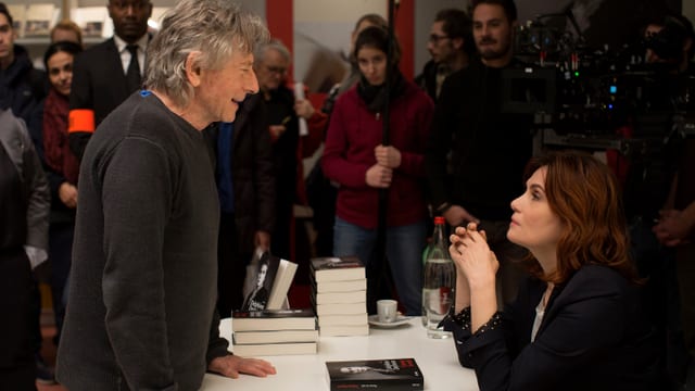 Roman Polanski beim Dreh von «D’après une histoire vraie» mit seiner Frau Emmanuelle Seigner. Roman Polanski beim Dreh von «D’après une histoire vraie» mit seiner Frau Emmanuelle Seigner.