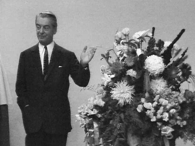 Noch ist das Bild mit SRG-Generaldirektor Marcel Bezençon in schwarz-weiss zu sehen. Aber nicht mehr lange. Noch ist das Bild mit SRG-Generaldirektor Marcel Bezençon in schwarz-weiss zu sehen. Aber nicht mehr lange.