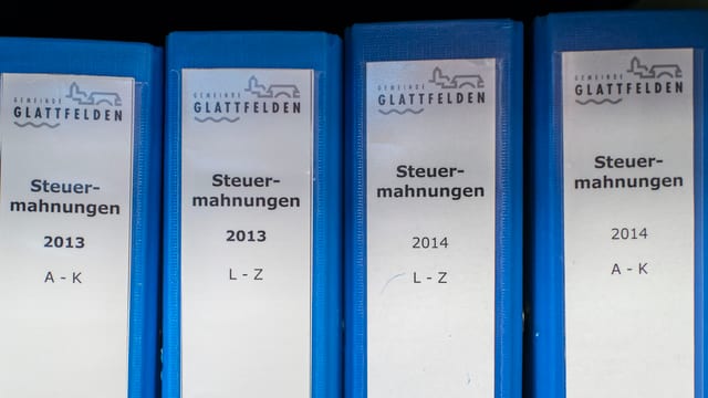 Bundesordner einer Gemeinde mit dem Titel Steuermahnungen Bundesordner einer Gemeinde mit dem Titel Steuermahnungen