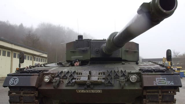 Ein deutscher Kampfpanzer vom Typ Leopard. Ein deutscher Kampfpanzer vom Typ Leopard.