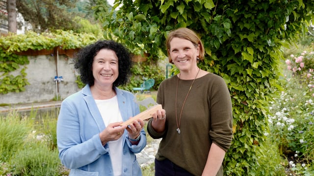 Andrea Frei (san.) succeda a la viticultura Francisca Obrecht. Andrea Frei (san.) succeda a la viticultura Francisca Obrecht.