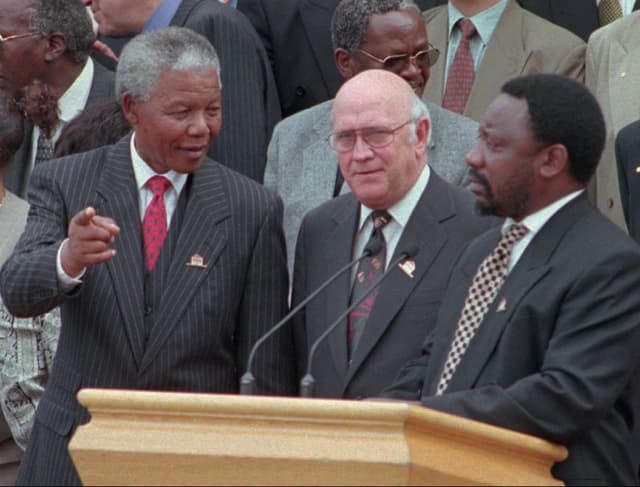 Nelson Mandela, Willem de Klerk und Cyril Ramaphosa Nelson Mandela, Willem de Klerk und Cyril Ramaphosa