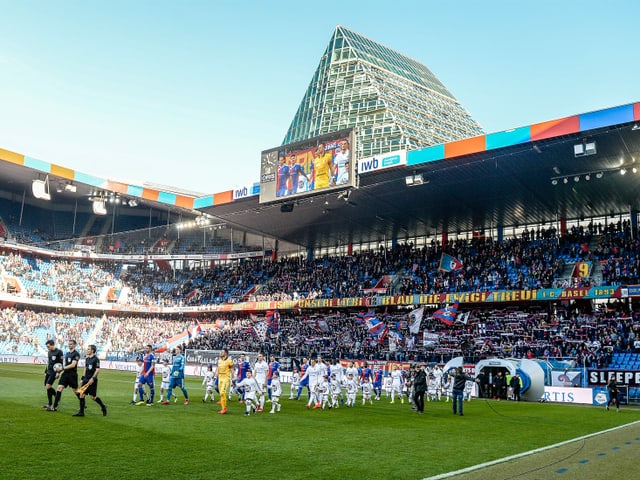 Der FCB im «Joggeli». Der FCB im «Joggeli».