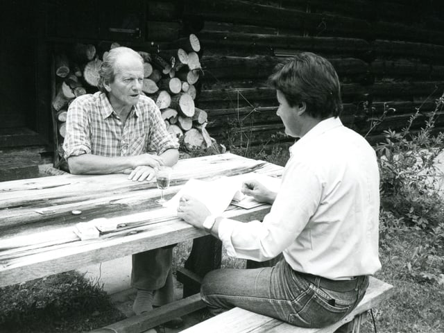 Intervistas cun Ernst Denoth, per il film «Il barun da Planatsch», l'onn 1986. Intervistas cun Ernst Denoth, per il film «Il barun da Planatsch», l'onn 1986.