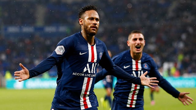 Neymar bejubelt seinen Treffer. Neymar bejubelt seinen Treffer.