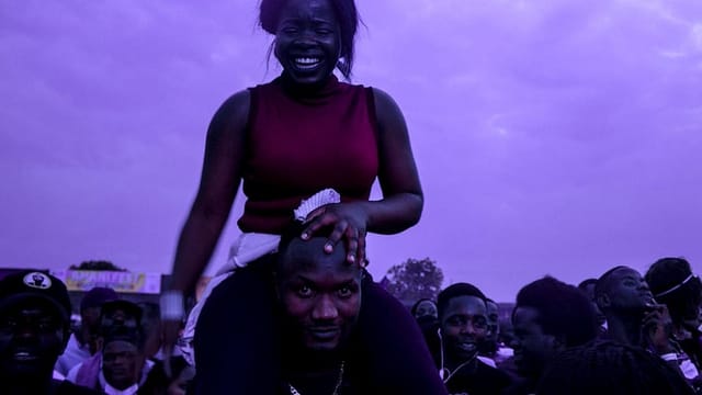 Abendstimmung an einem Musikfestival in Afrika. Abendstimmung an einem Musikfestival in Afrika.