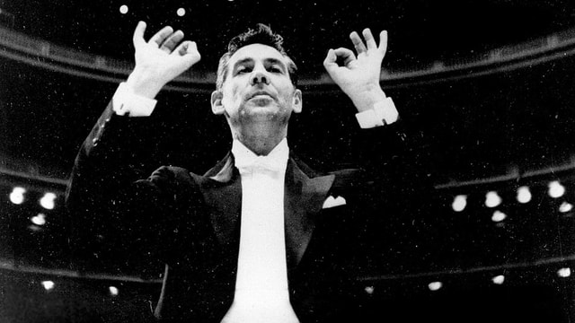 Leonard Bernstein dirigiert. Leonard Bernstein dirigiert.