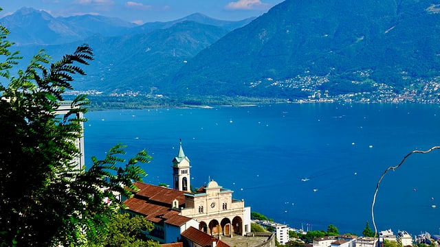 Blick auf Madonna del Sasso ob Locarno, direkt neben der Messstation. Blick auf Madonna del Sasso ob Locarno, direkt neben der Messstation.