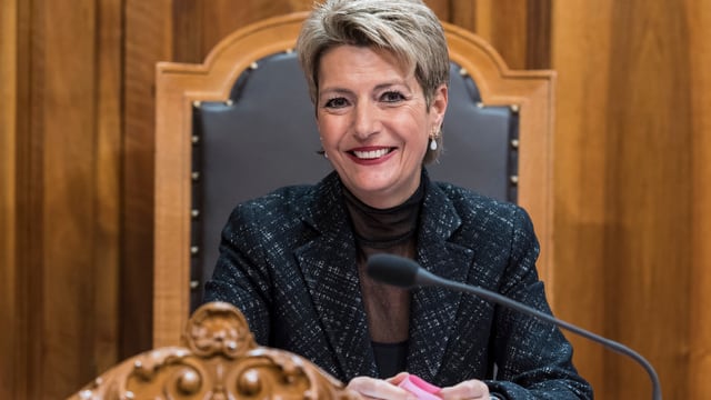 Frau. Frau.
