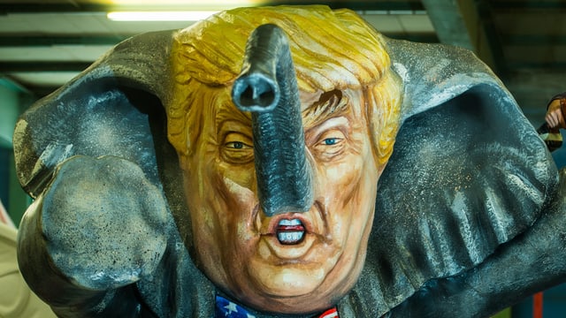 Makse von Trump mit Elefantenrüssel Makse von Trump mit Elefantenrüssel
