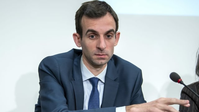 Mann in Anzug. Mann in Anzug.