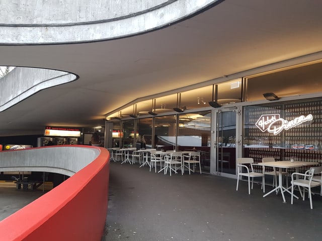 Die Zürcher Urania Parkgarage beheimatete einst das erste Zürcher Internetcafé Die Zürcher Urania Parkgarage beheimatete einst das erste Zürcher Internetcafé