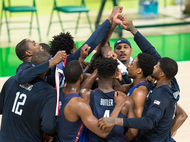 Die amerikanischen Basketballer feiern Olympia-Gold 2016. Die amerikanischen Basketballer feiern Olympia-Gold 2016.