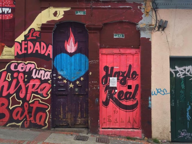 Graffiti an Hauswänden der kolumbianischen Hauptstadt Bogota. Graffiti an Hauswänden der kolumbianischen Hauptstadt Bogota.
