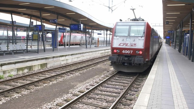 Bahn. Bahn.