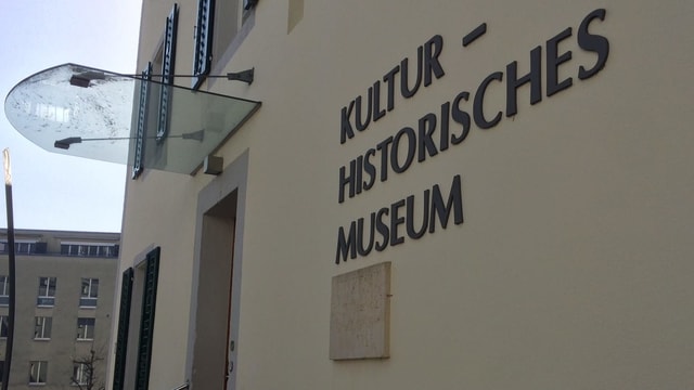 Schriftzug Museum. Schriftzug Museum.