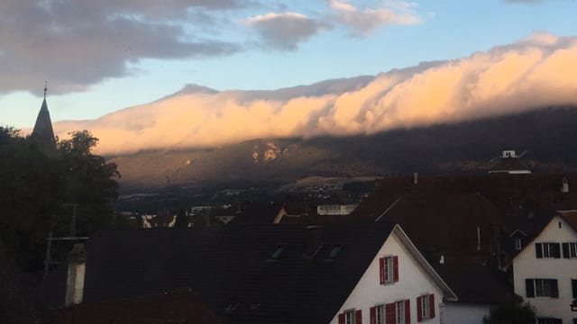Wolkenwalze am Jurasüdfuss. Wolkenwalze am Jurasüdfuss.