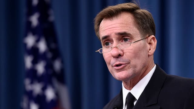 John Kirby en in discurs medial. John Kirby en in discurs medial.
