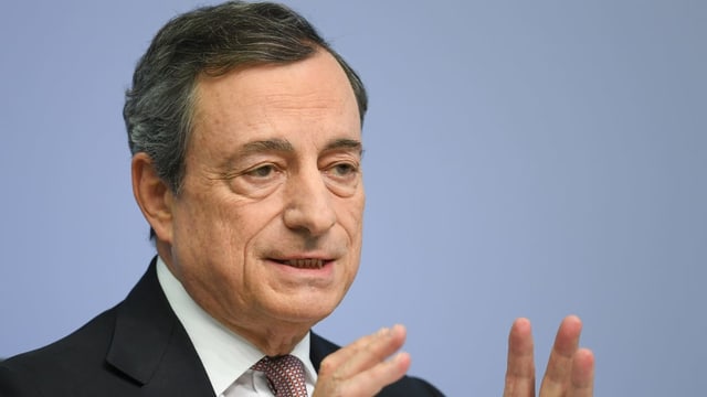 Mann in Anzug. Mann in Anzug.