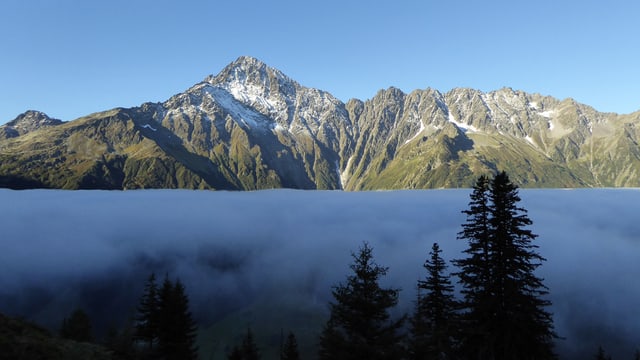 Über dem Haslital dicker Hochnebel, darüber wolkenloses Herbstwetter. Über dem Haslital dicker Hochnebel, darüber wolkenloses Herbstwetter.
