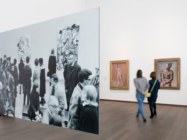 Blick in den Ausstellungsraum des Kunstmuseums Basel. Man sieht Picassobilder Blick in den Ausstellungsraum des Kunstmuseums Basel. Man sieht Picassobilder