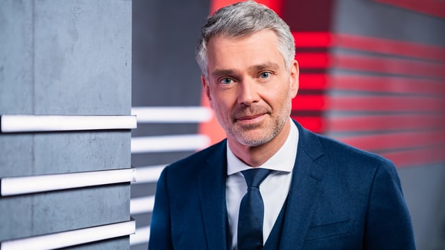 Sandro Brotz, Moderator «Arena». Sandro Brotz, Moderator «Arena».